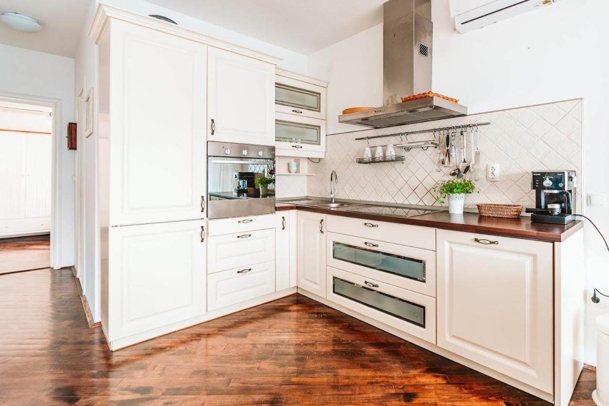 Sutivan Best Apartments エクステリア 写真